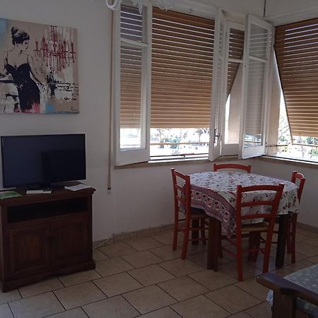 Holiday House Maurizio Formia Buitenkant foto